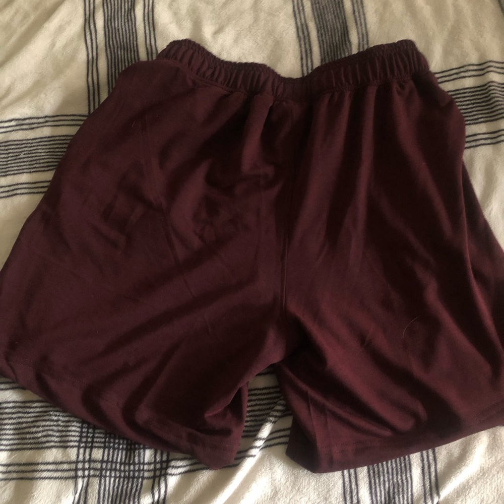 Men athletic shorts with side pockets-Maroon(not red)